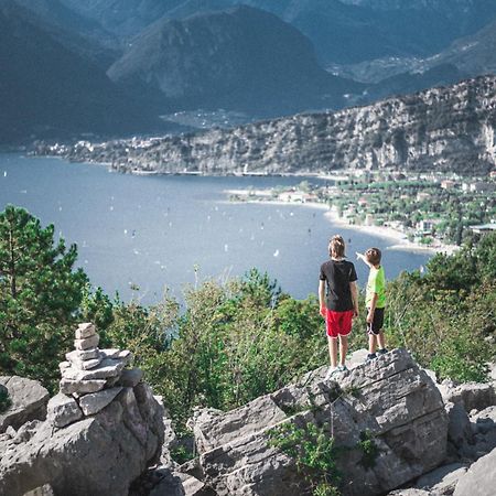 Garda Baldo Apartments_Vivaldi Torbole Sul Garda Esterno foto