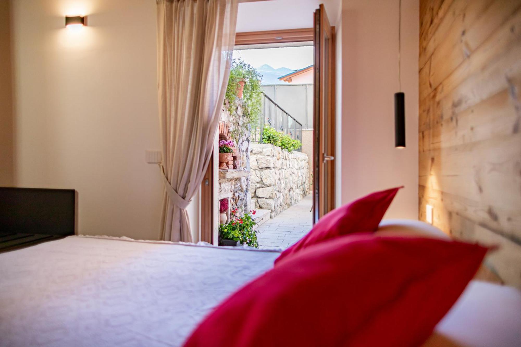 Garda Baldo Apartments_Vivaldi Torbole Sul Garda Esterno foto